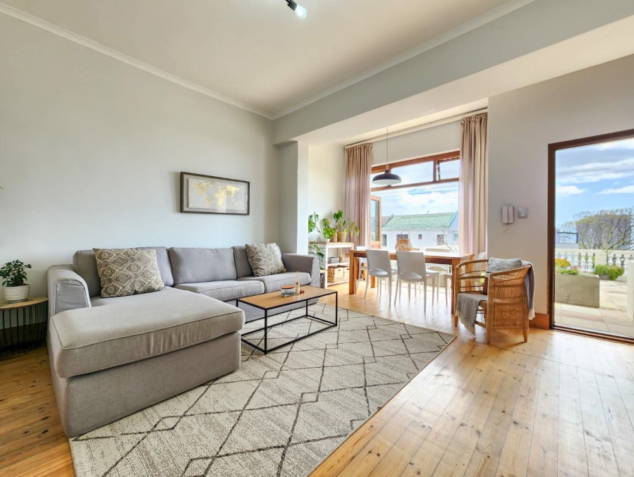 2 Bedroom Property for Sale in Sea Point Western Cape